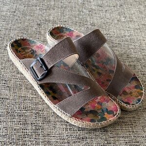 NEW Toni Pons suede sandals